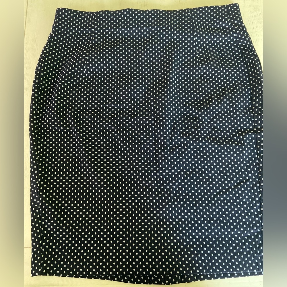 🍁Lane Bryant navy polka dot pencil skirt